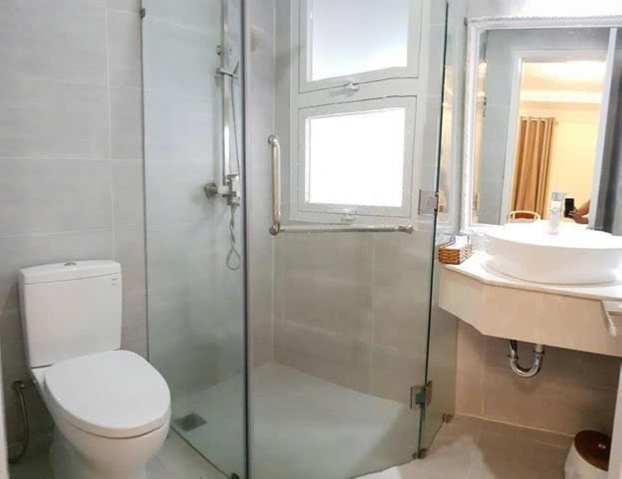 Khai Hung Hotel Binh Chanh Хошимін Екстер'єр фото
